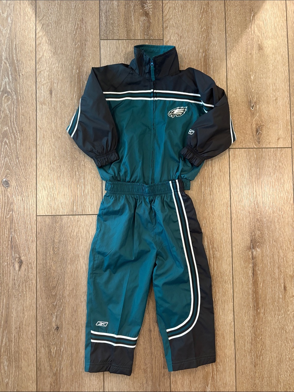 Toddler Boy Reebok Philadelphia Eagles tracksuit size 24 months